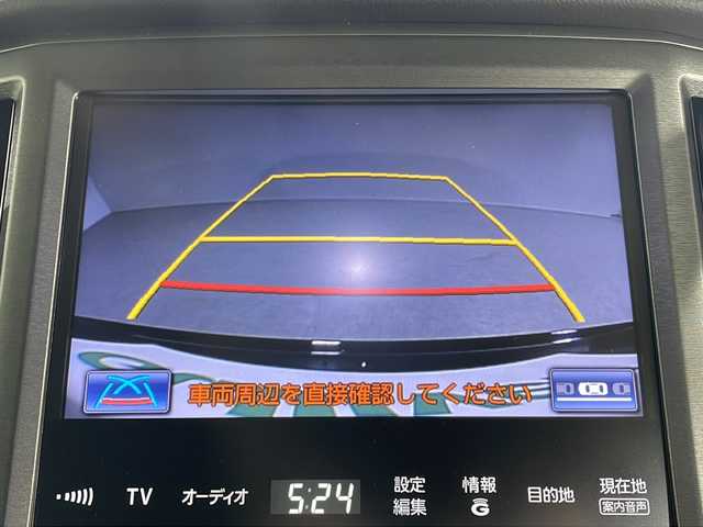 トヨタ クラウン ハイブリッド ロイヤルサルーンG 福岡県 2013(平25)年 5.1万km ブラック ・純正ナビ/・CD/DVD/・BT/・Bカメラ/・メモリーパワーシート/・ETC/・オートライト/・オートマチックハイビーム/・HIDヘッドライト/・クルコン/・ステアリングスイッチ/・スマートキー/・革巻きステアリング/・オートドアミラー/・純正フロアマット