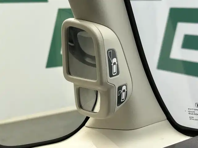 ホンダ Ｎ ＢＯＸ G L ホンダセンシング 鹿児島県 2018(平30)年 6.7万km クリスタルブラックパール 純正ナビ（フルセグTV/Bluetooth）/片側パワースライドドア/バックカメラ/後方コーナーセンサー/衝突軽減ブレーキ/追従型クルーズコントロール/前席シートヒーター/社外アルミホイール/レーンキープアシスト/オートライト/オートマチックハイビーム/ETC/後席ロール式サンシェード
