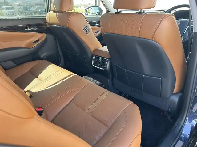 トヨタ クラウン ハイブリッド アスリートG 愛媛県 2016(平28)年 5.3万km ダークブルーマイカメタリック 【ジャパンカラーセレクションパッケージ:群青】/メーカーナビ・フルセグＴＶ　/サンルーフ　/茶レザーシート　/エアシート/シートヒーター/レーダークルーズコントロール/クリアランスソナー/ブラインドスポットモニター/ハンドルヒーター　/バックカメラ　/パワーシート（運転席メモリー付）/ドライブレコーダー　/純正ＥＴＣ２．０　/ＬＥＤオートライト　/ＢＳＭ/スマートキー2本/カードキー/保証書オットマン