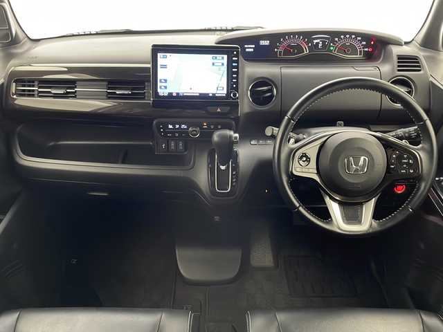 ホンダ Ｎ ＢＯＸ カスタム G EX ターボ ホンダセンシング 宮崎県 2017(平29)年 4万km プレミアムホワイトパールⅡ Honda SENSING/〇衝突軽減ブレーキ〈CMBS〉/〇誤発進抑制機能/〇後方誤発進抑制機能/〇歩行者事故低減ステアリング/〇路外逸脱抑制機能/〇ACC〈アダプティブ・クルーズ・コントロール〉/〇LKAS〈車線維持支援システム〉/〇オートハイビーム/〇先行車発進お知らせ機能/〇標識認識機能/純正8インチSDナビ/フルセグTV/CD/DVD/Bluetooth/バックカメラ/両側パワースライドドア/パドルシフト/ハーフレザーシート/LEDヘッドライト/純正14インチAW/純正ドライブレコーダー（/ETC