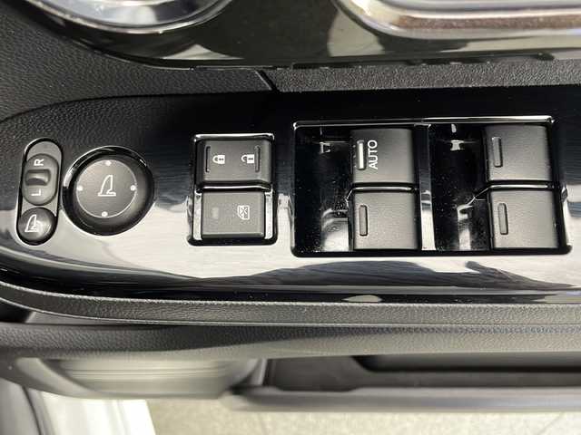 ホンダ Ｎ ＢＯＸ カスタム G EX ターボ ホンダセンシング 宮崎県 2017(平29)年 4万km プレミアムホワイトパールⅡ Honda SENSING/〇衝突軽減ブレーキ〈CMBS〉/〇誤発進抑制機能/〇後方誤発進抑制機能/〇歩行者事故低減ステアリング/〇路外逸脱抑制機能/〇ACC〈アダプティブ・クルーズ・コントロール〉/〇LKAS〈車線維持支援システム〉/〇オートハイビーム/〇先行車発進お知らせ機能/〇標識認識機能/純正8インチSDナビ/フルセグTV/CD/DVD/Bluetooth/バックカメラ/両側パワースライドドア/パドルシフト/ハーフレザーシート/LEDヘッドライト/純正14インチAW/純正ドライブレコーダー（/ETC