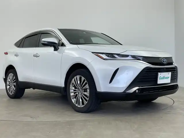 トヨタ ハリアー ハイブリッド Z レザーパッケージ 鹿児島県 2023(令5)年 3万km パール 純正12.3型ナビ /・Bluetooth/・フルセグTV/・AM/・FM/AppleCarPlay/AndroidAuto/フロント・サイド・バックカメラ/ETC2.0 /JBLサウンドシステム /デジタルインナーミラー型ドラレコ /ステアリングヒーター/ワイヤレス充電/前席ベンチレーション＆シートヒーター/電子パーキングブレーキ/オートホールド/前席パワーシート/シートメモリー/ブラインドスポットモニター/純正AW/純正LEDヘッドライト/純正フロアマット