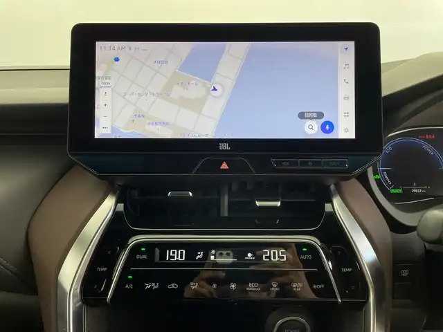 トヨタ ハリアー ハイブリッド Z レザーパッケージ 鹿児島県 2023(令5)年 3万km パール 純正12.3型ナビ /・Bluetooth/・フルセグTV/・AM/・FM/AppleCarPlay/AndroidAuto/フロント・サイド・バックカメラ/ETC2.0 /JBLサウンドシステム /デジタルインナーミラー型ドラレコ /ステアリングヒーター/ワイヤレス充電/前席ベンチレーション＆シートヒーター/電子パーキングブレーキ/オートホールド/前席パワーシート/シートメモリー/ブラインドスポットモニター/純正AW/純正LEDヘッドライト/純正フロアマット