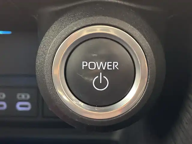 トヨタ ハリアー ハイブリッド Z レザーパッケージ 鹿児島県 2023(令5)年 3万km パール 純正12.3型ナビ /・Bluetooth/・フルセグTV/・AM/・FM/AppleCarPlay/AndroidAuto/フロント・サイド・バックカメラ/ETC2.0 /JBLサウンドシステム /デジタルインナーミラー型ドラレコ /ステアリングヒーター/ワイヤレス充電/前席ベンチレーション＆シートヒーター/電子パーキングブレーキ/オートホールド/前席パワーシート/シートメモリー/ブラインドスポットモニター/純正AW/純正LEDヘッドライト/純正フロアマット