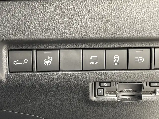 トヨタ ハリアー ハイブリッド Z レザーパッケージ 鹿児島県 2023(令5)年 3万km パール 純正12.3型ナビ /・Bluetooth/・フルセグTV/・AM/・FM/AppleCarPlay/AndroidAuto/フロント・サイド・バックカメラ/ETC2.0 /JBLサウンドシステム /デジタルインナーミラー型ドラレコ /ステアリングヒーター/ワイヤレス充電/前席ベンチレーション＆シートヒーター/電子パーキングブレーキ/オートホールド/前席パワーシート/シートメモリー/ブラインドスポットモニター/純正AW/純正LEDヘッドライト/純正フロアマット