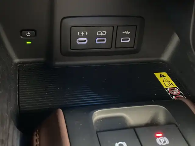 トヨタ ハリアー ハイブリッド Z レザーパッケージ 鹿児島県 2023(令5)年 3万km パール 純正12.3型ナビ /・Bluetooth/・フルセグTV/・AM/・FM/AppleCarPlay/AndroidAuto/フロント・サイド・バックカメラ/ETC2.0 /JBLサウンドシステム /デジタルインナーミラー型ドラレコ /ステアリングヒーター/ワイヤレス充電/前席ベンチレーション＆シートヒーター/電子パーキングブレーキ/オートホールド/前席パワーシート/シートメモリー/ブラインドスポットモニター/純正AW/純正LEDヘッドライト/純正フロアマット