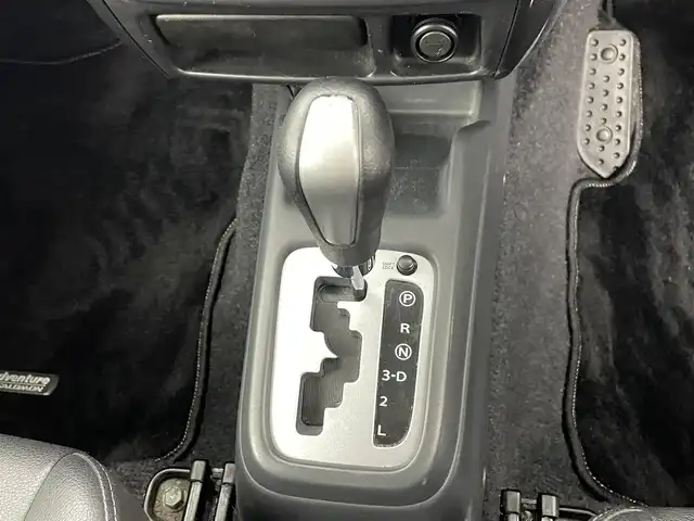 スズキ ジムニー クロスアドベンチャー XC 熊本県 2011(平23)年 10.7万km クエーサーグレーメタリック 禁煙車　/社外ナビ　/ＥＴＣ　/運転席シートヒーター　/電動格納ミラー　/純正フロアマット　/純正１６インチＡＷ　/ＬＥＤヘッドライト