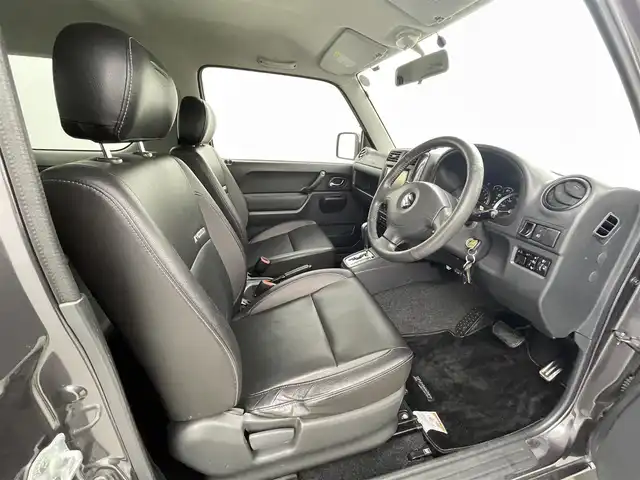 スズキ ジムニー クロスアドベンチャー XC 熊本県 2011(平23)年 10.7万km クエーサーグレーメタリック 禁煙車　/社外ナビ　/ＥＴＣ　/運転席シートヒーター　/電動格納ミラー　/純正フロアマット　/純正１６インチＡＷ　/ＬＥＤヘッドライト