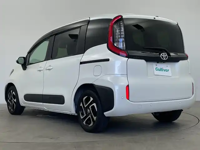 トヨタ シエンタ Z 鹿児島県 2022(令4)年 4.2万km ホワイトパールクリスタルシャイン ワンオーナー/禁煙車/純正ナビ/・Bluetooth/・フルセグ/・FM/・AM/Apple Car Play/全方位カメラ/前後ドラレコ/ビルドインETC/両側パワスラ/トヨタセーフティセンス/前後ドラレコ/前後コーナーセンサー/前席シートヒーター/LEDヘッドライト/純正AW/MTモードAT/オートマチックハイビーム/追従型クルーズコントロール/LEDヘッドライト