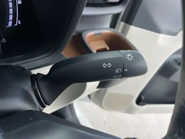 トヨタ シエンタ Z 鹿児島県 2022(令4)年 4.2万km ホワイトパールクリスタルシャイン ワンオーナー/禁煙車/純正ナビ/・Bluetooth/・フルセグ/・FM/・AM/Apple Car Play/全方位カメラ/前後ドラレコ/ビルドインETC/両側パワスラ/トヨタセーフティセンス/前後ドラレコ/前後コーナーセンサー/前席シートヒーター/LEDヘッドライト/純正AW/MTモードAT/オートマチックハイビーム/追従型クルーズコントロール/LEDヘッドライト