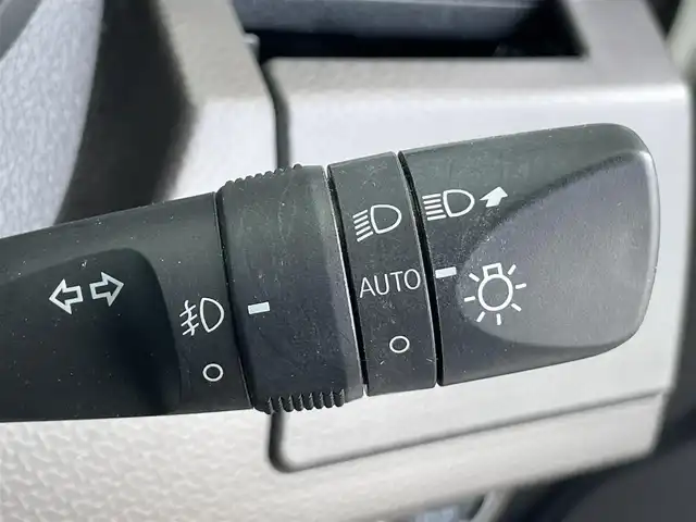 トヨタ ルーミー G 香川県 2020(令2)年 3.4万km パールホワイトⅢ 登録時走行距離：33812km/純正ナビゲーション/→フルセグTV/→CD/BT再生/全方向カメラ/両側パワースライドドア/前後コーナーセンサー/LEDヘッドライト/ステアリングリモコン/ETC/スマートキー