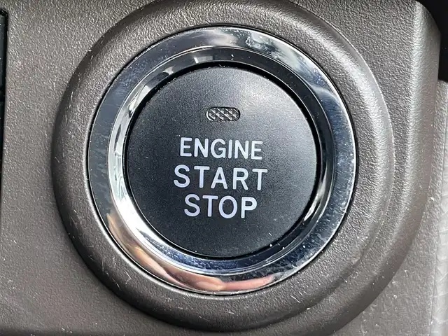 トヨタ ルーミー G 香川県 2020(令2)年 3.4万km パールホワイトⅢ 登録時走行距離：33812km/純正ナビゲーション/→フルセグTV/→CD/BT再生/全方向カメラ/両側パワースライドドア/前後コーナーセンサー/LEDヘッドライト/ステアリングリモコン/ETC/スマートキー
