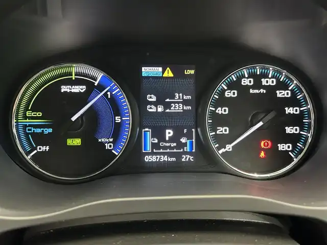 三菱 アウトランダー ＰＨＥＶ G 鹿児島県 2018(平30)年 5.9万km ルビーブラックP 社外７インチＳＤナビ【ＣＮ－ＲＥ０４ＷＤ】　/全方位カメラ　/電動パーキングブレーキ　/オートブレーキホールド　/革巻きステアリング　/パドルシフト　/ステアリングヒーター　/オールオートウィンドウ　/ＥＴＣ/ドアバイザー