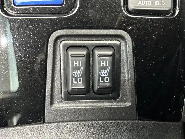 三菱 アウトランダー ＰＨＥＶ G 鹿児島県 2018(平30)年 5.9万km ルビーブラックP 社外７インチＳＤナビ【ＣＮ－ＲＥ０４ＷＤ】　/全方位カメラ　/電動パーキングブレーキ　/オートブレーキホールド　/革巻きステアリング　/パドルシフト　/ステアリングヒーター　/オールオートウィンドウ　/ＥＴＣ/ドアバイザー