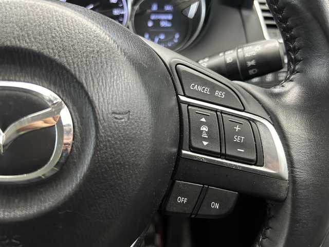 マツダ ＣＸ－５ 25S Lパッケージ 鹿児島県 2015(平27)年 3.7万km クリスタルホワイトパールマイカ BOSEプレミアムサウンド/ブラインドスポットモニタリング/全車速追従機能付マツダレーダークルーズコントロール/アドバンストスマートシティブレーキサポート/AT誤発進抑制制御［前進時/後退時］/アダプティブLEDヘッドライト/レーンキープアシストシステム/交通標識認識システム/純正SDナビ/（CD/DVD/フルセグ/Bluetooth/AUX）/ETC/革巻きステアリング/ステアリングリモコン/前席パワーシート/前席シートヒーター/運転席シートメモリ/前後クリアランスソナー/純正LEDヘッドライト/フロントフォグランプ/オートライト/電動パーキングブレーキ/トノカバー/純正フロアマット/純正19インチアルミ/純正ドアバイザー