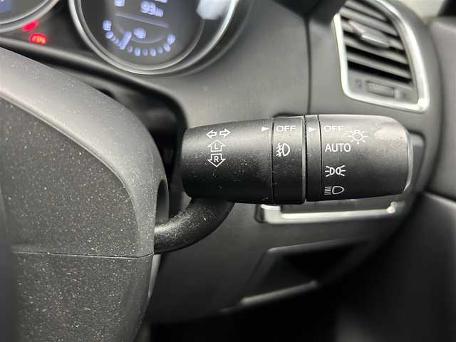 マツダ ＣＸ－５ 25S Lパッケージ 鹿児島県 2015(平27)年 3.7万km クリスタルホワイトパールマイカ BOSEプレミアムサウンド/ブラインドスポットモニタリング/全車速追従機能付マツダレーダークルーズコントロール/アドバンストスマートシティブレーキサポート/AT誤発進抑制制御［前進時/後退時］/アダプティブLEDヘッドライト/レーンキープアシストシステム/交通標識認識システム/純正SDナビ/（CD/DVD/フルセグ/Bluetooth/AUX）/ETC/革巻きステアリング/ステアリングリモコン/前席パワーシート/前席シートヒーター/運転席シートメモリ/前後クリアランスソナー/純正LEDヘッドライト/フロントフォグランプ/オートライト/電動パーキングブレーキ/トノカバー/純正フロアマット/純正19インチアルミ/純正ドアバイザー