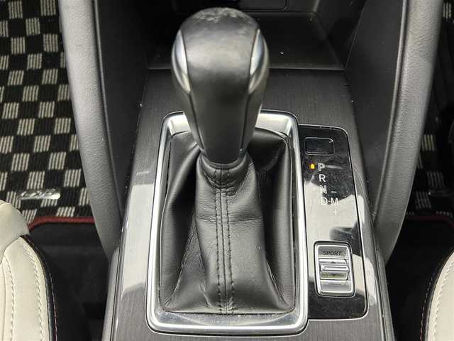 マツダ ＣＸ－５ 25S Lパッケージ 鹿児島県 2015(平27)年 3.7万km クリスタルホワイトパールマイカ BOSEプレミアムサウンド/ブラインドスポットモニタリング/全車速追従機能付マツダレーダークルーズコントロール/アドバンストスマートシティブレーキサポート/AT誤発進抑制制御［前進時/後退時］/アダプティブLEDヘッドライト/レーンキープアシストシステム/交通標識認識システム/純正SDナビ/（CD/DVD/フルセグ/Bluetooth/AUX）/ETC/革巻きステアリング/ステアリングリモコン/前席パワーシート/前席シートヒーター/運転席シートメモリ/前後クリアランスソナー/純正LEDヘッドライト/フロントフォグランプ/オートライト/電動パーキングブレーキ/トノカバー/純正フロアマット/純正19インチアルミ/純正ドアバイザー