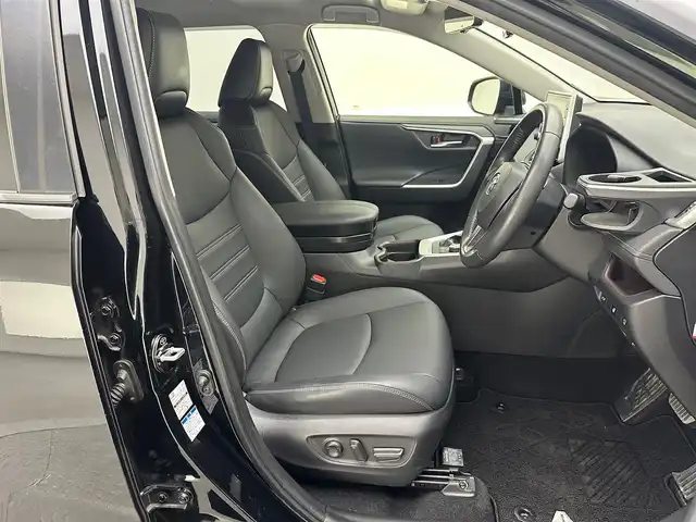トヨタ ＲＡＶ４ G Zパッケージ 兵庫県 2021(令3)年 8.4万km アティチュードブラックマイカ 純正コネクトナビ/フルセグ BT USB/デジタルインナーミラー/パノラミックビューモニター/モデリスタエアロ/パワーバックドア/ビルトインETC2.0/レーダークルーズコントロール/プリクラッシュセーフティー/BSM/RCTA/PKSB/RSA/LTA/クリアランスソナー/ステアリングヒーター/LEDヘッドライト/フォグライト/オートライト/オートハイビーム/純正マット/ドアバイザー/スマートキー