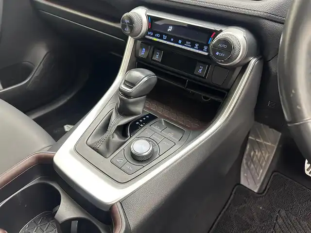 トヨタ ＲＡＶ４ G Zパッケージ 兵庫県 2021(令3)年 8.4万km アティチュードブラックマイカ 純正コネクトナビ/フルセグ BT USB/デジタルインナーミラー/パノラミックビューモニター/モデリスタエアロ/パワーバックドア/ビルトインETC2.0/レーダークルーズコントロール/プリクラッシュセーフティー/BSM/RCTA/PKSB/RSA/LTA/クリアランスソナー/ステアリングヒーター/LEDヘッドライト/フォグライト/オートライト/オートハイビーム/純正マット/ドアバイザー/スマートキー