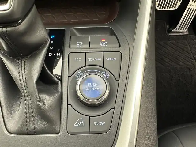 トヨタ ＲＡＶ４ G Zパッケージ 兵庫県 2021(令3)年 8.4万km アティチュードブラックマイカ 純正コネクトナビ/フルセグ BT USB/デジタルインナーミラー/パノラミックビューモニター/モデリスタエアロ/パワーバックドア/ビルトインETC2.0/レーダークルーズコントロール/プリクラッシュセーフティー/BSM/RCTA/PKSB/RSA/LTA/クリアランスソナー/ステアリングヒーター/LEDヘッドライト/フォグライト/オートライト/オートハイビーム/純正マット/ドアバイザー/スマートキー