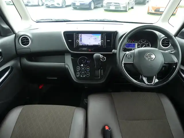 日産 デイズ ルークス HWS X Vセレクション 千葉県 2019(令1)年 4.4万km オーシャンブルーP エマージェンシーブレーキ/両側パワースライドドア/純正SDナビ/地デジTV/【DVD/CD再生機能　Bluetooth接続】/アラウンドビューモニター/ハーフレザーシート/ドライブレコーダー/革巻きステアリング/ステアリングスイッチ/ETC（2.0）/LEDヘッドライト/フォグライト/ウインカーミラー/コーナーセンサー/純正15インチアルミホイル/インテリジェントキー/所解中