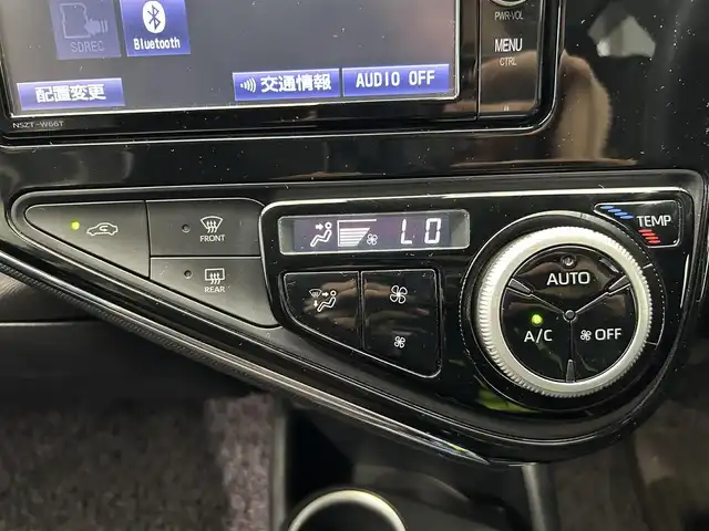 トヨタ アクア G 鹿児島県 2017(平29)年 4.7万km クリアエメラルドパールクリスタルシャイン トヨタセーフティセンス/純正SDナビ【NSZT-W66T】/（CD/フルセグ/Bluetooth/SD）/バックカメラ/ビルトインETC/ステアリングリモコン/ハロゲンヘッドライト/オートライト/ヘッドライトレベライザー/横滑り防止装置/電動格納ドアミラー/純正フロアマット/社外ドアバイザー
