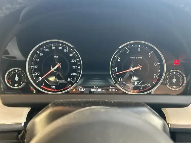 ＢＭＷ ６４０ｉ カブリオレ Mスポーツ 高知県 2016(平28)年 10.9万km アルピンホワイトⅢ 登録時走行距離　108340km/純正HDDナビ/フルセグTV/バックカメラ/アクティブクルーズコントロール/レザーシート/シートヒーター/エアシート/パワーシート/クリアランスソナー/ビルトインETC/社外ドライブレコーダー/社外レーダー/パドルシフト/オートホールド/オートライト/純正HIDライト/スマートキー/プッシュスタート/社外足回り/社外アルミホイール 20インチ/純正フロアマット/スペアキー×1【スマートキー】/新車時整備手帳（保証書）
