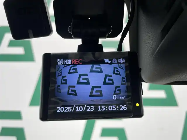 スズキ クロスビー HYBRID MZ 鹿児島県 2020(令2)年 5.6万km キャラバンアイボリーパールメタリック/ホワイト 2トーンルーフ 禁煙車　/ナビ(CD/DVD/フルセグTV/Bluetooth)　/バックカメラ　/デュアルセンサーブレーキサポート　/クルーズコントロール　/ドライブレコーダー　/ＬＥＤヘッドライト　/前席シートヒーター　/オートライト　/純正フロアマット　/ＥＴＣ　/ドアバイザー/純正アルミホイール