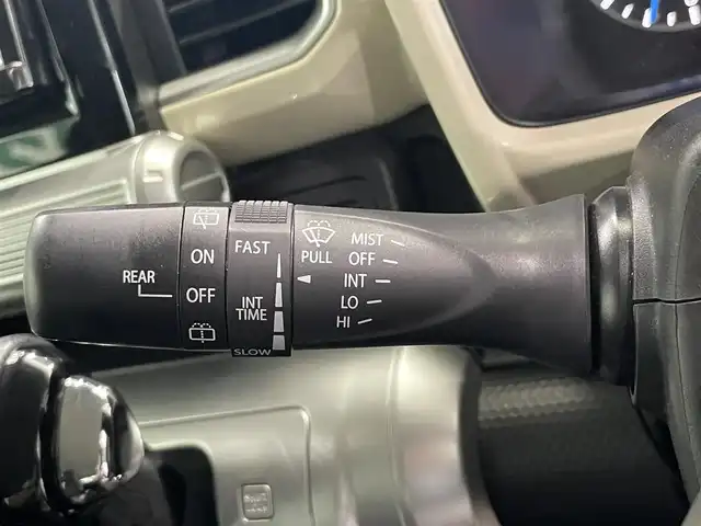 スズキ クロスビー HYBRID MZ 鹿児島県 2020(令2)年 5.6万km キャラバンアイボリーパールメタリック/ホワイト 2トーンルーフ 禁煙車　/ナビ(CD/DVD/フルセグTV/Bluetooth)　/バックカメラ　/デュアルセンサーブレーキサポート　/クルーズコントロール　/ドライブレコーダー　/ＬＥＤヘッドライト　/前席シートヒーター　/オートライト　/純正フロアマット　/ＥＴＣ　/ドアバイザー/純正アルミホイール