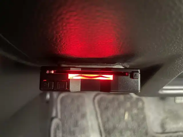 スズキ クロスビー HYBRID MZ 鹿児島県 2020(令2)年 5.6万km キャラバンアイボリーパールメタリック/ホワイト 2トーンルーフ 禁煙車　/ナビ(CD/DVD/フルセグTV/Bluetooth)　/バックカメラ　/デュアルセンサーブレーキサポート　/クルーズコントロール　/ドライブレコーダー　/ＬＥＤヘッドライト　/前席シートヒーター　/オートライト　/純正フロアマット　/ＥＴＣ　/ドアバイザー/純正アルミホイール