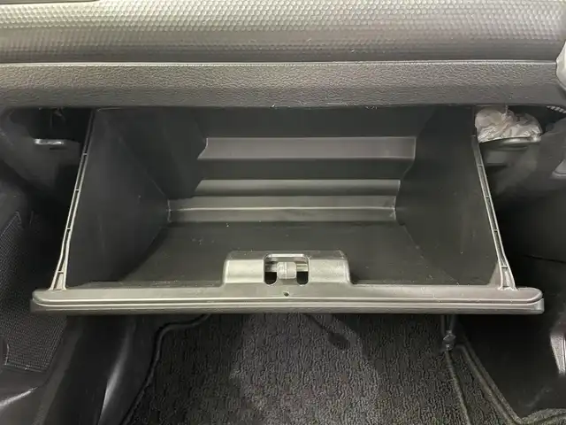 スズキ クロスビー HYBRID MZ 鹿児島県 2020(令2)年 5.6万km キャラバンアイボリーパールメタリック/ホワイト 2トーンルーフ 禁煙車　/ナビ(CD/DVD/フルセグTV/Bluetooth)　/バックカメラ　/デュアルセンサーブレーキサポート　/クルーズコントロール　/ドライブレコーダー　/ＬＥＤヘッドライト　/前席シートヒーター　/オートライト　/純正フロアマット　/ＥＴＣ　/ドアバイザー/純正アルミホイール
