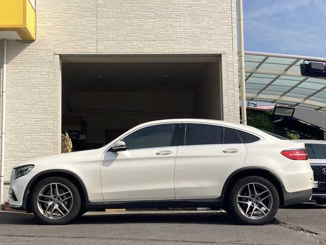 メルセデス・ベンツ ＧＬＣ２００ クーペスポーツ 大分県 2018(平30)年 5.9万km 白 ハーフレザーシート/全方位カメラ/純正19インチアルミホイール/純正ナビ/フルセグTV/Bluetooth/DVD/純正フロアマット/純正LEDヘッドライト/オートライト/ETC/レーンキープアシスト/横滑り防止装置/電動リアゲート