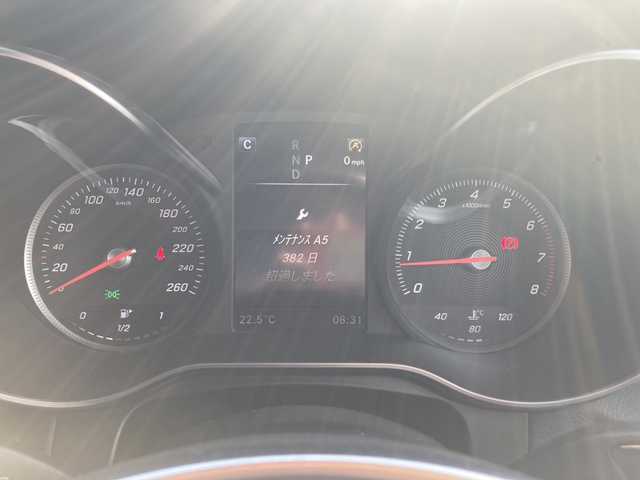 メルセデス・ベンツ ＧＬＣ２００ クーペスポーツ 大分県 2018(平30)年 5.9万km 白 ハーフレザーシート/全方位カメラ/純正19インチアルミホイール/純正ナビ/フルセグTV/Bluetooth/DVD/純正フロアマット/純正LEDヘッドライト/オートライト/ETC/レーンキープアシスト/横滑り防止装置/電動リアゲート