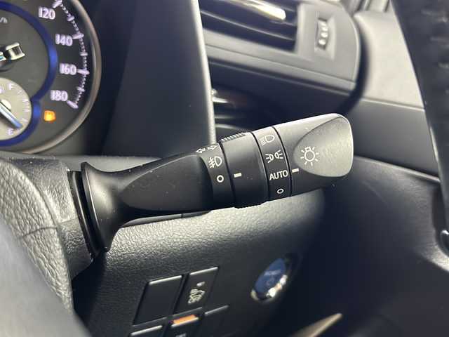 トヨタ アルファードハイブリット X 岐阜県 2016(平28)年 6.8万km ブラック 純正ナビ/　(AM/FM/CD/DVD/Bluetooth/フルセグTV)/純正フリップダウンモニター/マルチビューモニター/JBLプレミアムサウンド/レーダークルーズコントロール/コーナーセンサー/両側パワースライドドア/LEDヘッドライト/電動パーキングブレーキ/スペアキー/純正アルミホイール/純正フロアマット/純正ドアバイザー