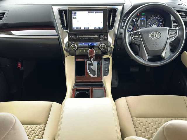 トヨタ アルファードハイブリット X 岐阜県 2016(平28)年 6.8万km ブラック 純正ナビ/　(AM/FM/CD/DVD/Bluetooth/フルセグTV)/純正フリップダウンモニター/マルチビューモニター/JBLプレミアムサウンド/レーダークルーズコントロール/コーナーセンサー/両側パワースライドドア/LEDヘッドライト/電動パーキングブレーキ/スペアキー/純正アルミホイール/純正フロアマット/純正ドアバイザー