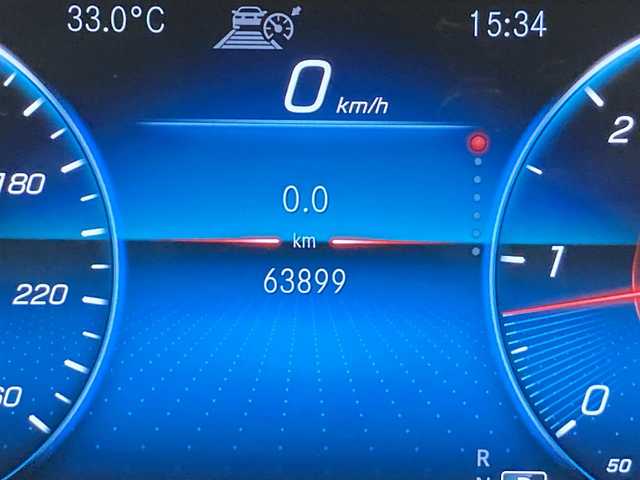 メルセデス・ベンツ ＧＬＥ４００ｄ 4MATIC クーペ スポーツ 熊本県 2020(令2)年 6.4万km オブシディアンブラック ・スマートキー/・プッシュスタート/・パノラマサンルーフ /・アクティブステアリングアシスト/・DSR/・道路標識アシスト/・アクティブレーンキーピングアシスト/・アクティブブレーキアシスト/・アテンションアシスト/・ブラインドスポットモニター/・レーンチェンジアシスト/・インテリジェントライトシステム/・クルーズコントロール(追従式)/・黒革シート/・前席パワーシート /・前席エアシート /・全席シートヒーター /・純正メモリナビ/　【Bluetooth・USB・AppleCarPlay・AndroidAuto】/・Burmesterサウンドシステム/・フルセグTV/・全方位カメラ/・ETC2.0/・ヘッドアップディスプレイ/・パワーバックドア/・LEDヘッドランプ/・純正ラバーマット