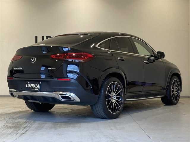 メルセデス・ベンツ ＧＬＥ４００ｄ 4MATIC クーペ スポーツ 熊本県 2020(令2)年 6.4万km オブシディアンブラック ・スマートキー/・プッシュスタート/・パノラマサンルーフ /・アクティブステアリングアシスト/・DSR/・道路標識アシスト/・アクティブレーンキーピングアシスト/・アクティブブレーキアシスト/・アテンションアシスト/・ブラインドスポットモニター/・レーンチェンジアシスト/・インテリジェントライトシステム/・クルーズコントロール(追従式)/・黒革シート/・前席パワーシート /・前席エアシート /・全席シートヒーター /・純正メモリナビ/　【Bluetooth・USB・AppleCarPlay・AndroidAuto】/・Burmesterサウンドシステム/・フルセグTV/・全方位カメラ/・ETC2.0/・ヘッドアップディスプレイ/・パワーバックドア/・LEDヘッドランプ/・純正ラバーマット