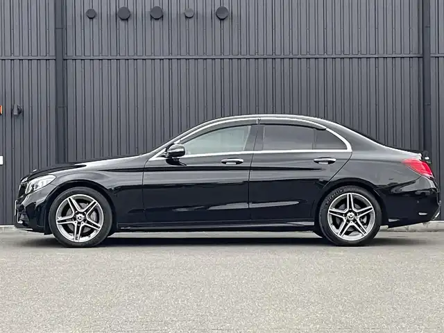 メルセデス・ベンツ Ｃ２００ 4マチック AVG AMGライン 福島県 2019(平31)年 3.6万km オブシディアンブラック 純正HDDナビ（BT/USB/SD）/フルセグTV/バックカメラ/ビルトインETC/前方ドライブレコーダー/黒レザーシート/前席メモリ付パワーシート/前席シートヒーター/レーダーセーフティーパッケージ/・アクティブディスタンスアシストディストロニック/・アクティブステアリングアシスト/・アクティブレーンチェンジングアシスト/・アクティブブレーキアシスト/・渋滞時緊急ブレーキ機能/・アクティブブラインドスポットアシスト/・アクティブレーンキーピングアシスト/パークトロニック/アクティブパーキングアシスト/純正AMG18AW/オートライト/オートハイビーム/純正LEDヘッドライト/ドアバイザー/保証書/取扱説明書/スペアキー