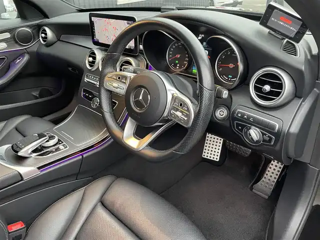 メルセデス・ベンツ Ｃ２００ 4マチック AVG AMGライン 福島県 2019(平31)年 3.6万km オブシディアンブラック 純正HDDナビ（BT/USB/SD）/フルセグTV/バックカメラ/ビルトインETC/前方ドライブレコーダー/黒レザーシート/前席メモリ付パワーシート/前席シートヒーター/レーダーセーフティーパッケージ/・アクティブディスタンスアシストディストロニック/・アクティブステアリングアシスト/・アクティブレーンチェンジングアシスト/・アクティブブレーキアシスト/・渋滞時緊急ブレーキ機能/・アクティブブラインドスポットアシスト/・アクティブレーンキーピングアシスト/パークトロニック/アクティブパーキングアシスト/純正AMG18AW/オートライト/オートハイビーム/純正LEDヘッドライト/ドアバイザー/保証書/取扱説明書/スペアキー