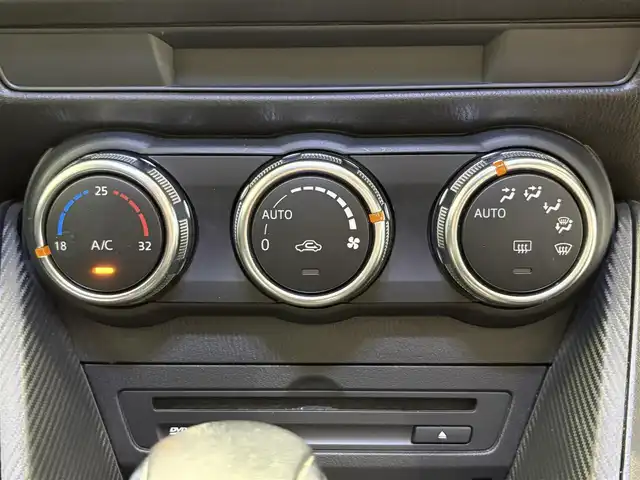 マツダ ＣＸ－３ XD 鹿児島県 2017(平29)年 6.4万km スノーフレイクホワイトパールマイカ 純正ナビ　/・フルセグＴＶ　/・Ｂｌｕｅｔｏｏｔｈ　/・ＣＤ／ＤＶＤ　/純正フルエアロ　/セーフティパッケージ　/電格ミラー　/ドアバイザー　/アイドリングストップ　/純正フロアマット　/ＬＥＤヘッドライト　/フォグライト/スマートキー/純正ビルドインETC/オートマチックハイビーム