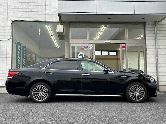 トヨタ クラウン マジェスタ 埼玉県 2017(平29)年 7.8万km ブラック ワンオーナー/純正メモリナビ/CD/DVD/Blu-ray/DTV/Bluetooth/パノラミックビューモニター/レーダークルーズコントロール/ビルトインETC2.0/前席シートヒーター/前席パワーシート/メモリーシート /ステアリングヒーター/ステアリングスイッチ/クリアランスソナー /BSM/衝突被害軽減ブレーキ/車線逸脱防止警報/LEDオートライト/オートマチックハイビーム /レーンキープ/保証書/取扱説明書/純正17インチAW