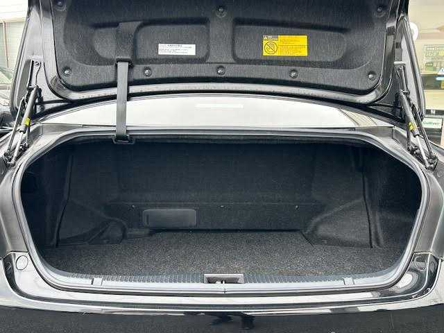 トヨタ クラウン マジェスタ 埼玉県 2017(平29)年 7.8万km ブラック ワンオーナー/純正メモリナビ/CD/DVD/Blu-ray/DTV/Bluetooth/パノラミックビューモニター/レーダークルーズコントロール/ビルトインETC2.0/前席シートヒーター/前席パワーシート/メモリーシート /ステアリングヒーター/ステアリングスイッチ/クリアランスソナー /BSM/衝突被害軽減ブレーキ/車線逸脱防止警報/LEDオートライト/オートマチックハイビーム /レーンキープ/保証書/取扱説明書/純正17インチAW