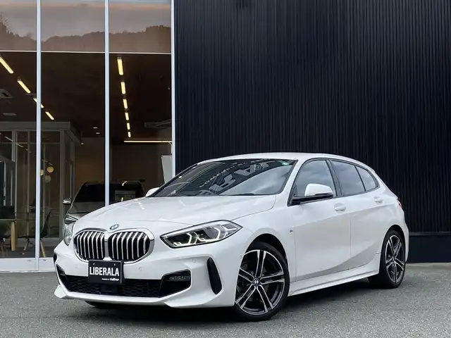 ＢＭＷ １１８ｄ Mスポーツ 福岡県 2020(令2)年 1.5万km アルピンホワイトⅢ インテリジェントセーフティ/アダプティブクルーズコントロール/黒革シート/前席シートヒーター/純正ナビ　/バックカメラ/Bluetooth/Applecarplay/androidauto/パワーバックドア　/ワイヤレス充電　/純正ドライブレコーダー　/純正18インチアルミホイール/ミラー一体型ETC/取扱説明書/保証書/スペアキー×1