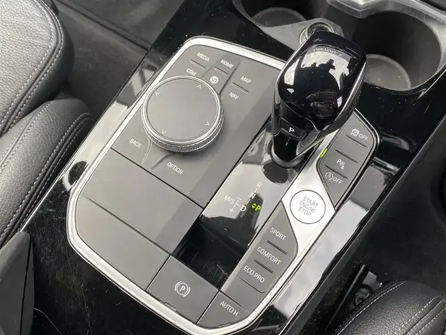 ＢＭＷ １１８ｄ Mスポーツ 福岡県 2020(令2)年 1.5万km アルピンホワイトⅢ インテリジェントセーフティ/アダプティブクルーズコントロール/黒革シート/前席シートヒーター/純正ナビ　/バックカメラ/Bluetooth/Applecarplay/androidauto/パワーバックドア　/ワイヤレス充電　/純正ドライブレコーダー　/純正18インチアルミホイール/ミラー一体型ETC/取扱説明書/保証書/スペアキー×1