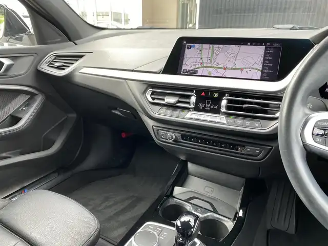 ＢＭＷ １１８ｄ Mスポーツ 福岡県 2020(令2)年 1.5万km アルピンホワイトⅢ インテリジェントセーフティ/アダプティブクルーズコントロール/黒革シート/前席シートヒーター/純正ナビ　/バックカメラ/Bluetooth/Applecarplay/androidauto/パワーバックドア　/ワイヤレス充電　/純正ドライブレコーダー　/純正18インチアルミホイール/ミラー一体型ETC/取扱説明書/保証書/スペアキー×1