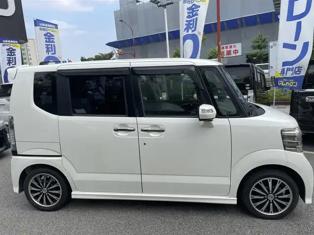 ホンダ Ｎ ＢＯＸ G ターボ SSパッケージ 兵庫県 2014(平26)年 6.8万km プレミアムホワイトパール (株)IDOMが運営する【じしゃロン西宮店】の自社ローン専用車両になります。こちらは現金またはオートローンご利用時の価格です。自社ローンご希望の方は別途その旨お申付け下さい/＊ETC/＊バックカメラ/＊パワスラ/＊パワーウィンドウ/＊アイドリングストップ/＊両側パワスラ/＊シートヒーター(D＋N席)/＊盗難防止装置/＊オートライト/＊衝突被害軽減システム