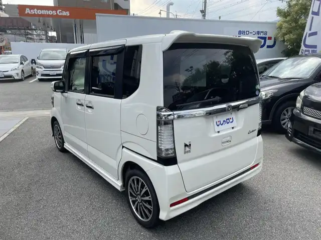 ホンダ Ｎ ＢＯＸ G ターボ SSパッケージ 兵庫県 2014(平26)年 6.8万km プレミアムホワイトパール (株)IDOMが運営する【じしゃロン西宮店】の自社ローン専用車両になります。こちらは現金またはオートローンご利用時の価格です。自社ローンご希望の方は別途その旨お申付け下さい/＊ETC/＊バックカメラ/＊パワスラ/＊パワーウィンドウ/＊アイドリングストップ/＊両側パワスラ/＊シートヒーター(D＋N席)/＊盗難防止装置/＊オートライト/＊衝突被害軽減システム
