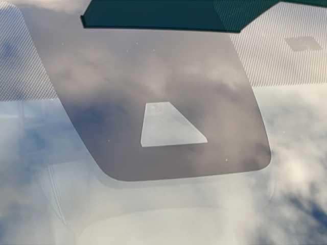 トヨタ カローラ クロス ハイブリッド Z 京都府 2022(令4)年 4.6万km パール モデリスタエアロ　純正ディスプレイオーディオ　バックカメラ　ＤＶＤ再生　レーダークルーズコントロール　レーンキープアシスト　シートヒーター　前後ドラレコ　社外デジタルインナーミラー　ＬＥＤヘッドライト