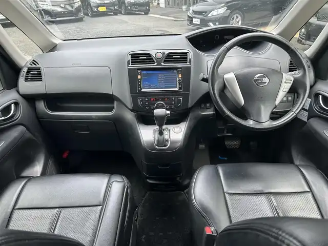 日産 セレナ ライダー Bライン Sハイブリッド 宮崎県 2013(平25)年 11.9万km スーパーブラック /ナビ(MC312D-W)//TV/CD/DVD/Bluetooth//両側パワースライドドア//フリップダウンモニター//バックカメラ//ETC//純正フロアマット//社外アルミホイール//ドアバイザー//オートライト//ステアリングスイッチ//電格ウィンカーミラー//取扱説明書//保証書//スペアキー×１