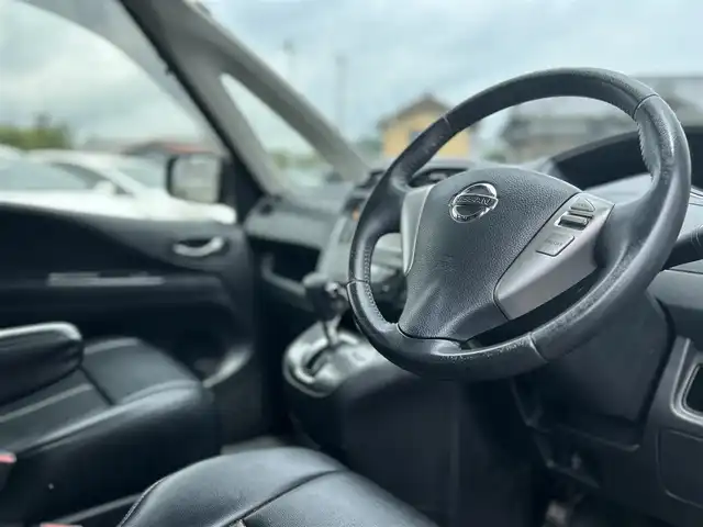 日産 セレナ ライダー Bライン Sハイブリッド 宮崎県 2013(平25)年 11.9万km スーパーブラック /ナビ(MC312D-W)//TV/CD/DVD/Bluetooth//両側パワースライドドア//フリップダウンモニター//バックカメラ//ETC//純正フロアマット//社外アルミホイール//ドアバイザー//オートライト//ステアリングスイッチ//電格ウィンカーミラー//取扱説明書//保証書//スペアキー×１